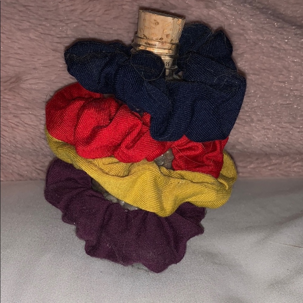 4 set scrunchies! free face mask included